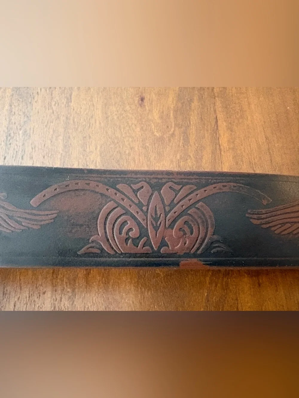 WRANGLER Embossed Eagle Pattern Leather Men’s Belt Brass-toned Buckle Sz 40/100